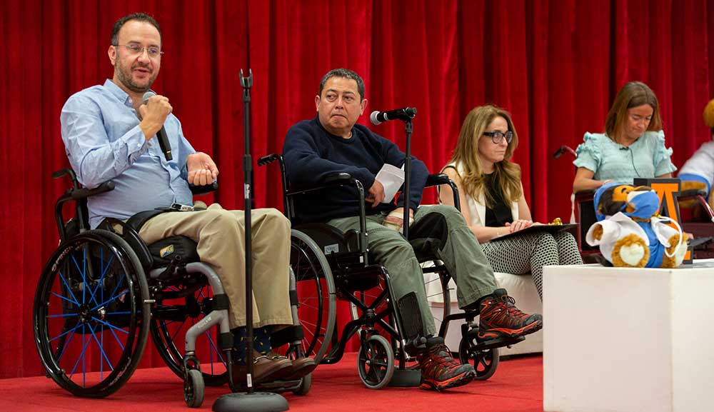 Organizamos el conversatorio “Líderes (In)visibles”, un espacio para testimonios de mexicanos con discapacidad