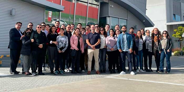 Alumnos y egresados de la Maestría en Economía y Negocios aprenden sobre transformación digital en gira por España