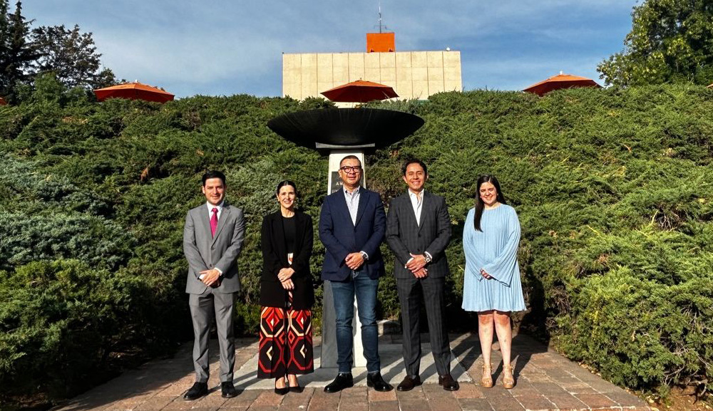 Ernesto García, director de Aeroméxico Formación, se reúne con alumnos de Vértice