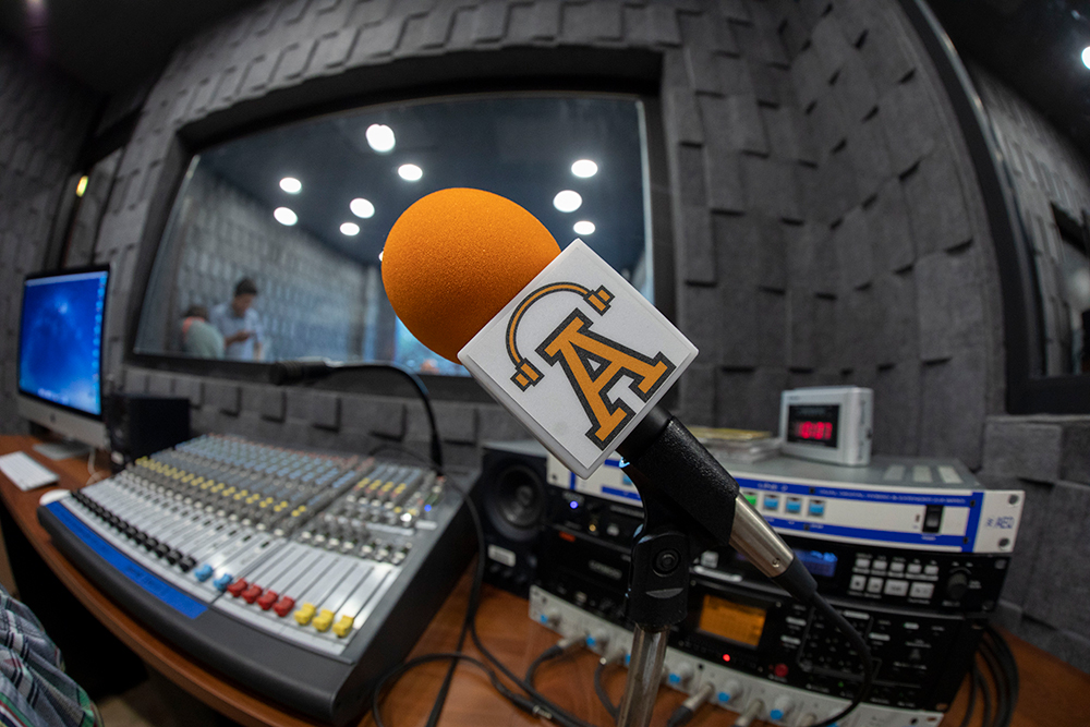 Radio Anáhuac, 10 años elevando tus sentidos