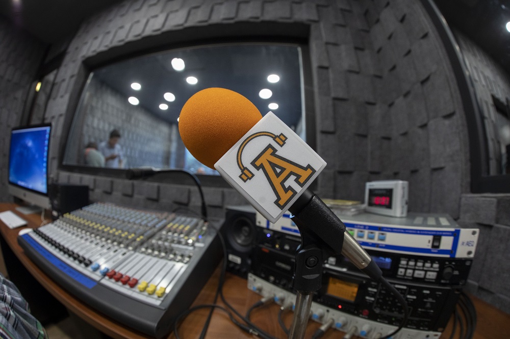 Conoce Radio Genera, el espacio radiofónico de nuestro Programa de Liderazgo Empresarial