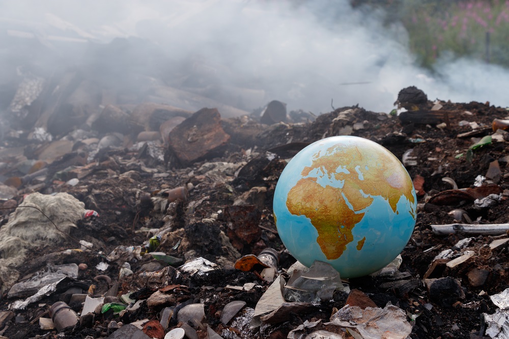 Vivir fuera del planeta Tierra: ¿Premio o castigo por la basura que generamos?