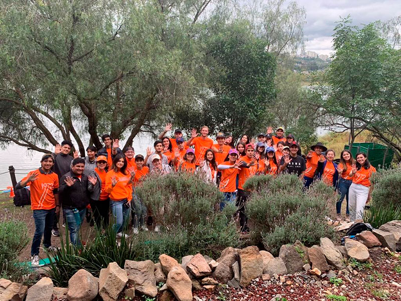 Voluntarios ASUA se suman a la limpieza de la Presa Madín