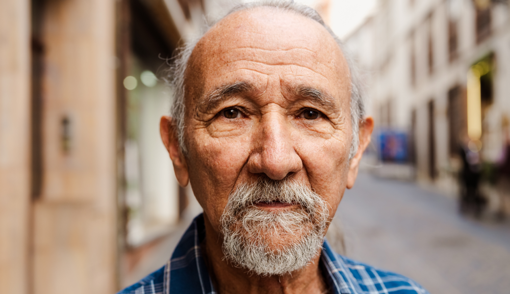 Adultos mayores, ¿deprimidos y satisfechos con su vida?