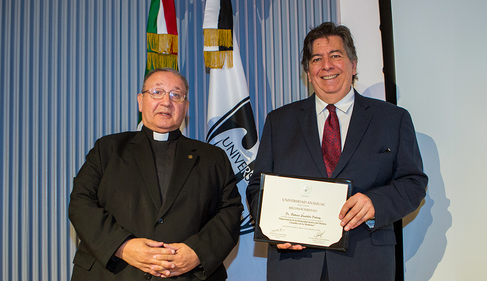 El Dr. Patricio Santillán Doherty imparte la Cátedra Prima de la Facultad de Bioética