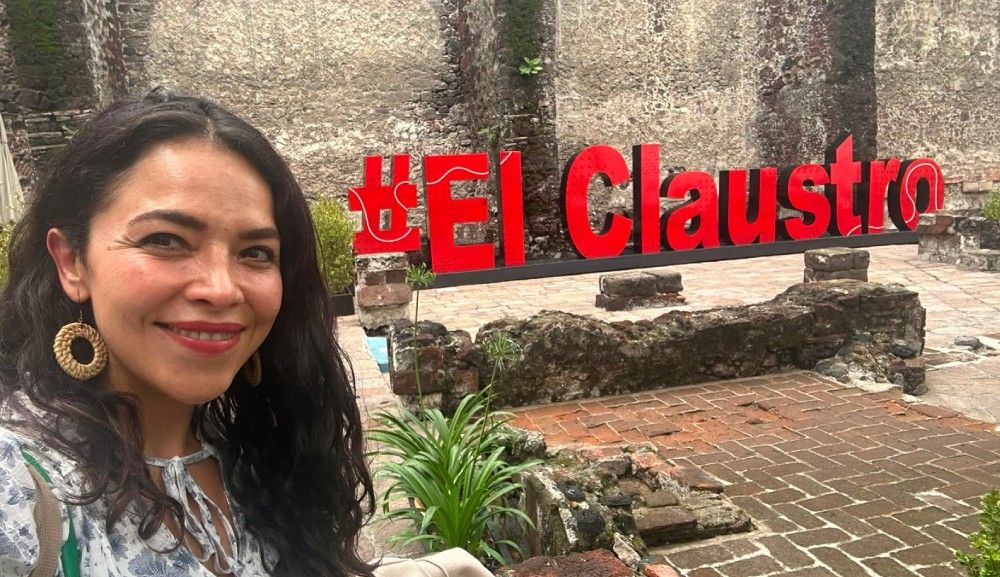 La Dra. Herzel García imparte curso-taller en la Universidad del Claustro de Sor Juana