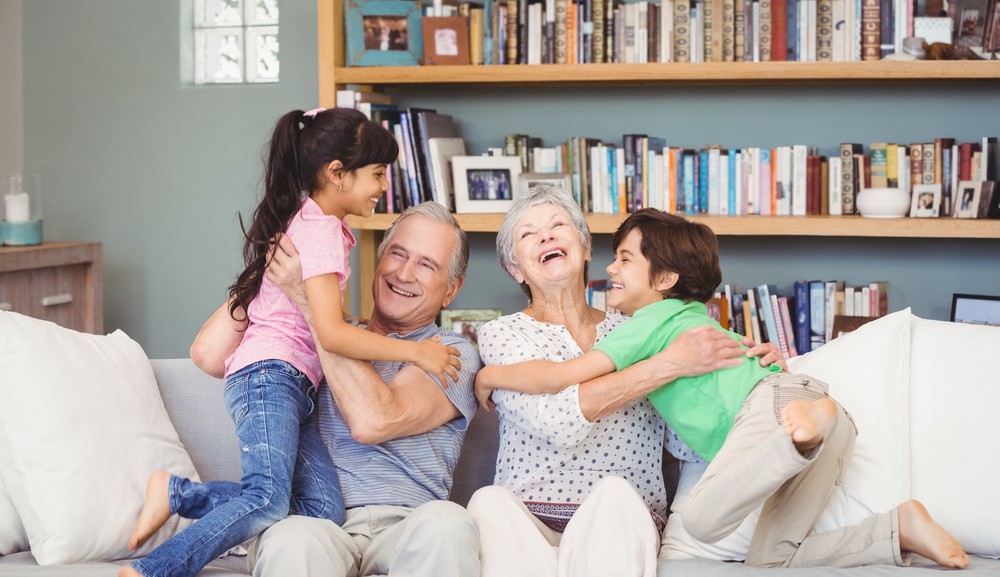 ¿Por qué son tan importantes los abuelos en la familia?