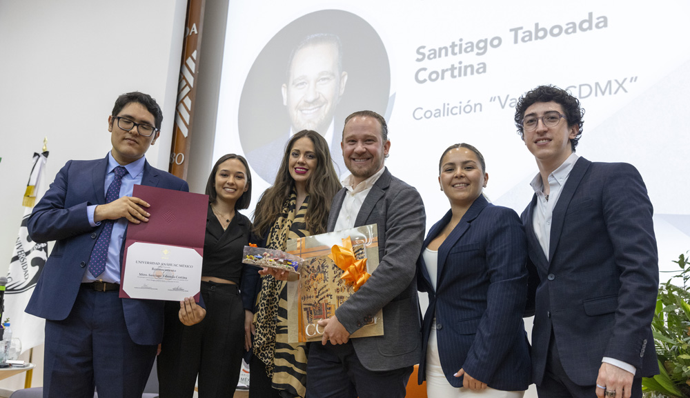 Encuentro de alumnos con el candidato a la jefatura de gobierno de la CDMX: Santiago Taboada Cortina