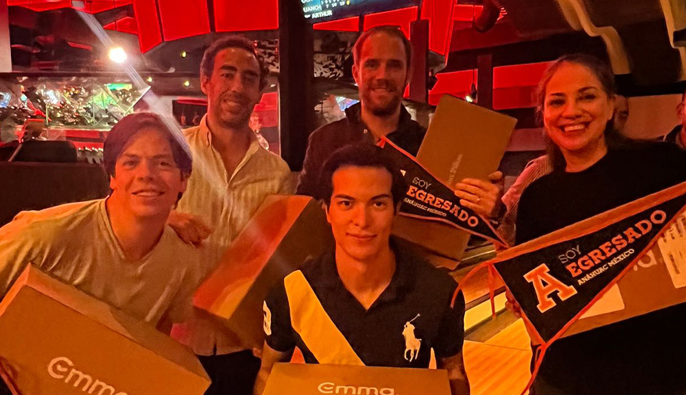 Egresados participan en el Bowling Day Anáhuac