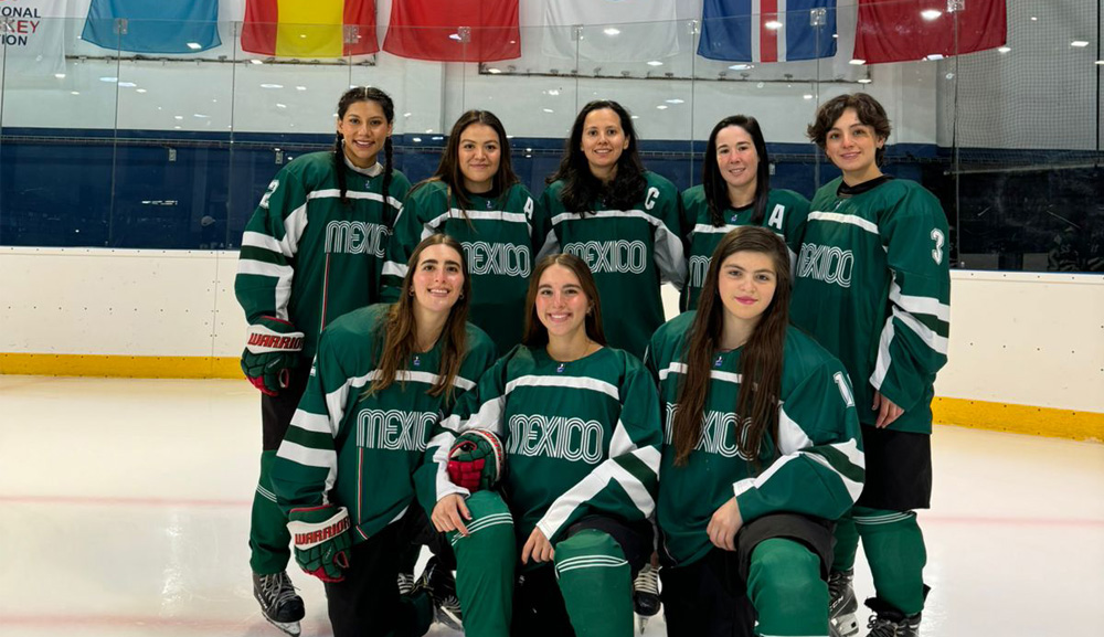 Alumnas Anáhuac ganan el bronce en el Mundial Femenil de Hockey sobre hielo