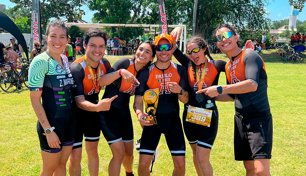 Equipo de triatlón de egresados Anáhuac debuta con el pie derecho en Acapulco