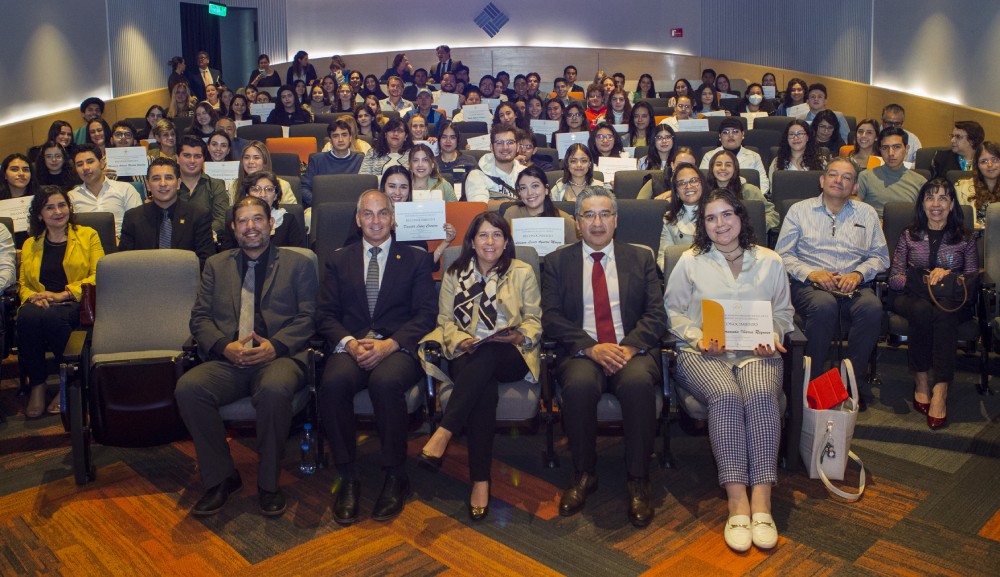 Entrega de certificaciones a alumnos de Responsabilidad Social y Sustentabilidad