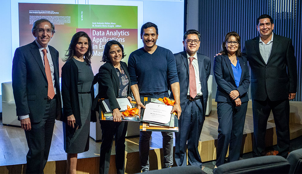 Investigadores de Economía y Negocios presentan el libro Data Analytics Applications in Emerging Markets