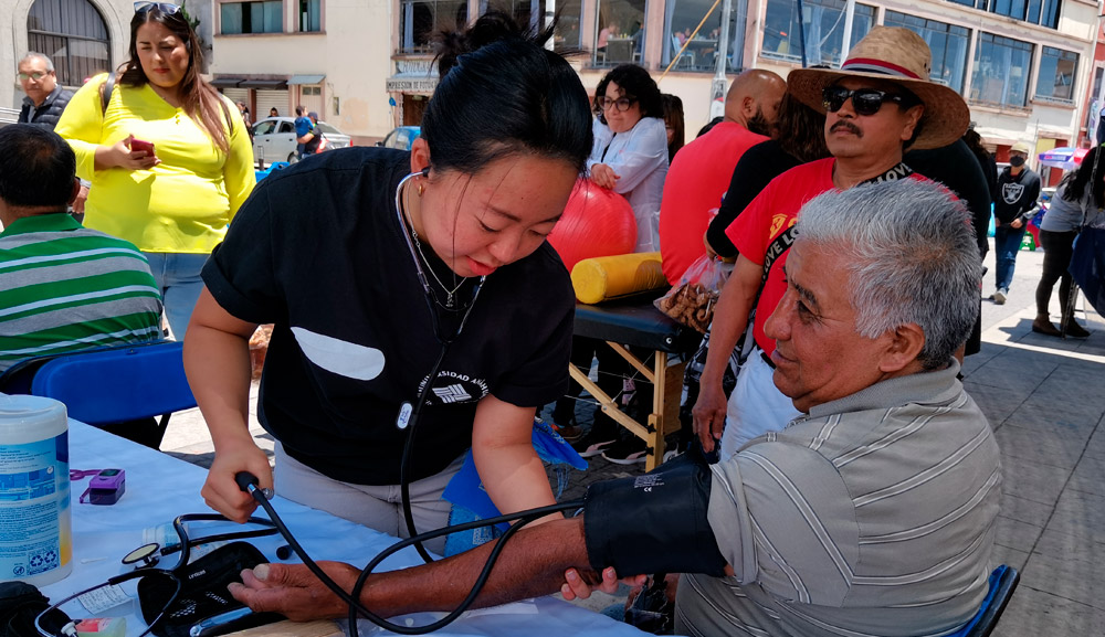 Voluntarios Anáhuac se suman a las Jornadas de Salud en Huixquilucan