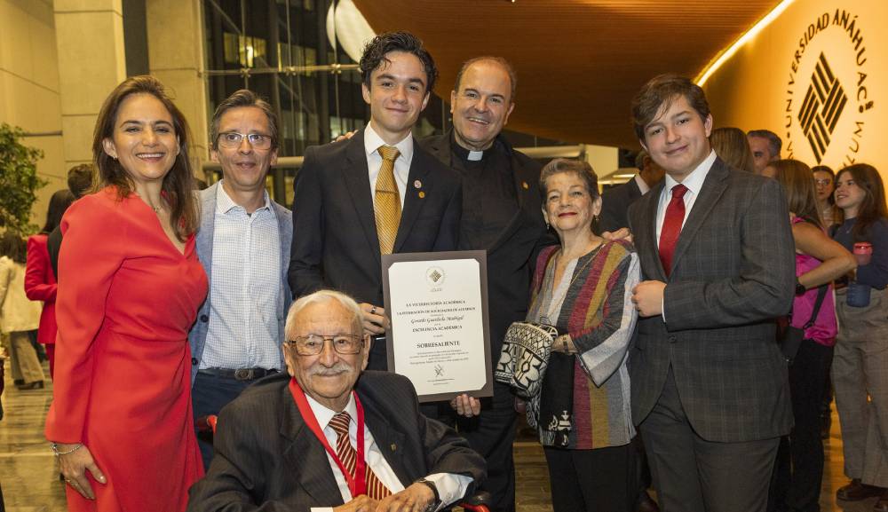 Premios a la Excelencia Académica: Reconociendo el Talento Anáhuac