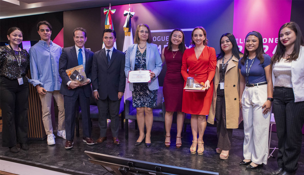 Durante este encuentro Claudia Ruiz Massieu, Nathan Wolf Lustbader y Luz María de la Mora abordaron los desafíos del T-MEC, el impacto de la nueva política energética y cómo potenciar las fortalezas de México en Europa y Latinoamérica