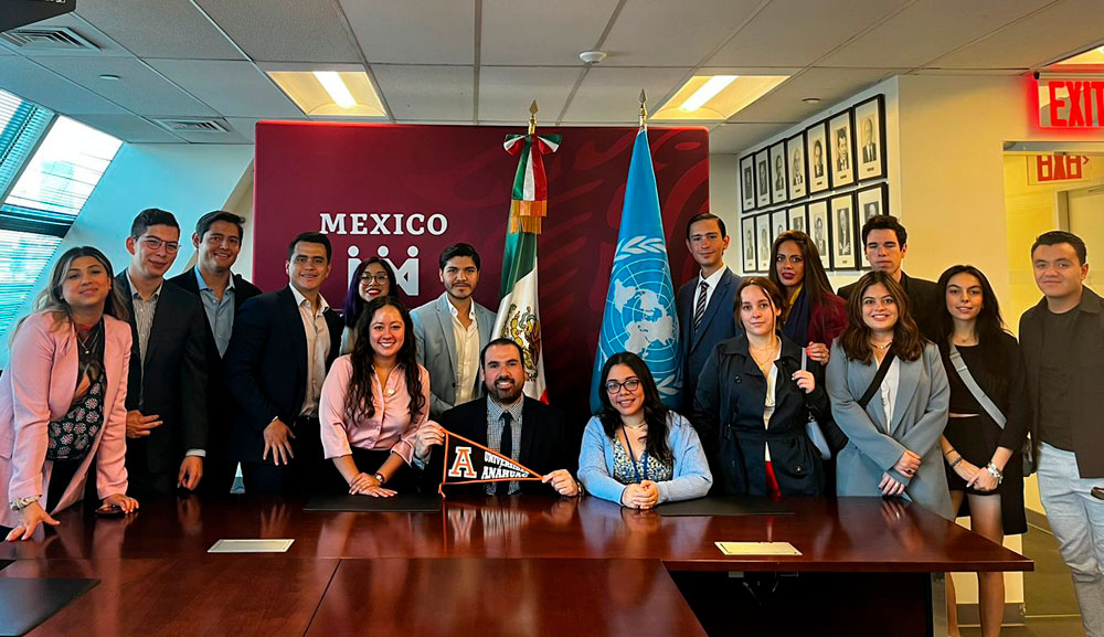 Alumnos de Sinergia se reúnen con integrantes de la ONU y la OEA