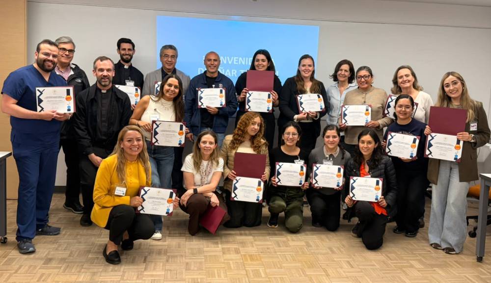 Alumnos de Posgrado y administrativos concluyen el taller Designing Your Life