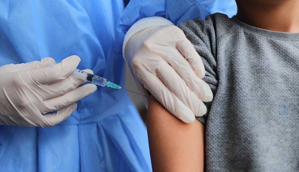 Salud alista vacunación contra COVID-19 a jóvenes de 15 a 17 años en el país