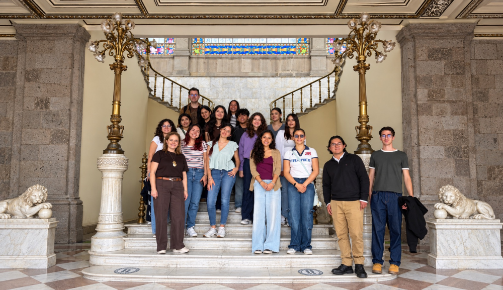 Alumnos de Diseño analizan la cultura material del Segundo Imperio en Chapultepec