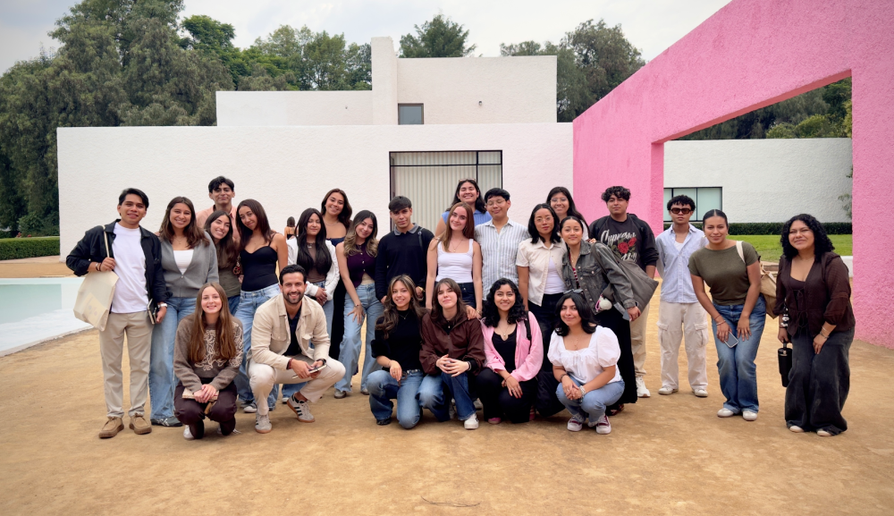 Arquitectura viva: alumnos visitan La Cuadra San Cristóbal