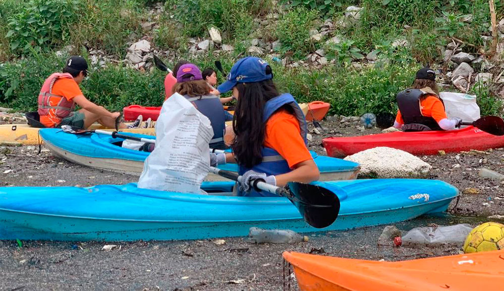 Voluntarios ASUA se suman a la limpieza de la Presa Madín