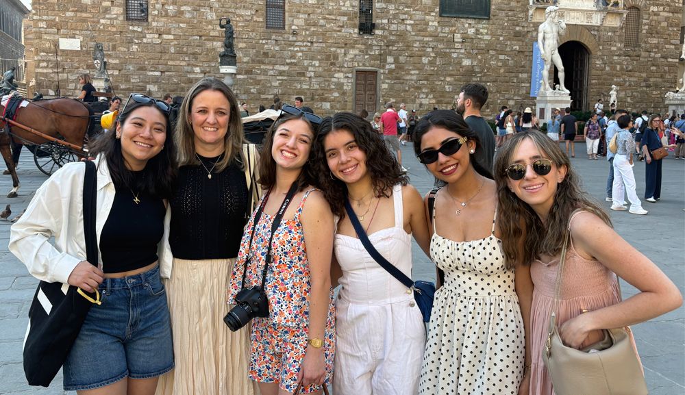 Alumnas fortalecen su formación con un Faculty Led Program en Florencia