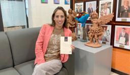 Lilian González recibe el reconocimiento Testigo de Esperanza