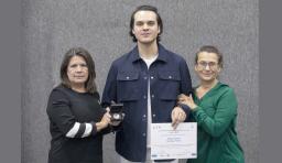 Diego Daniel Noriega Flores recibe el Reconocimiento MESS 2025
