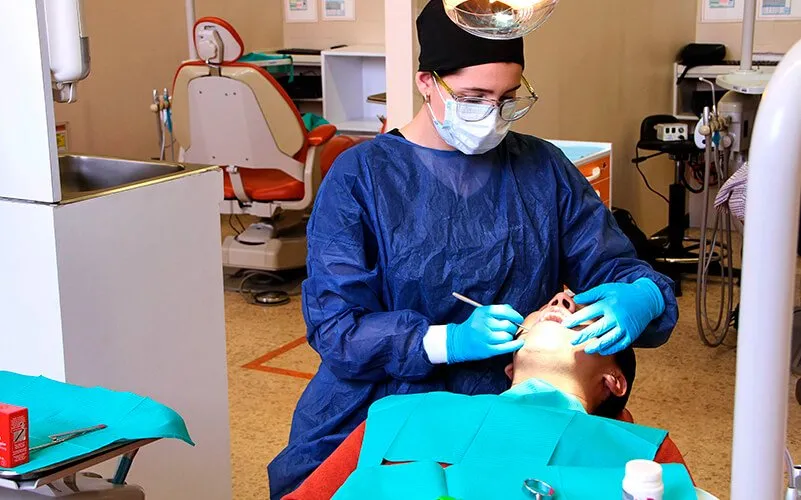 Licenciatura en Cirujano Dentista