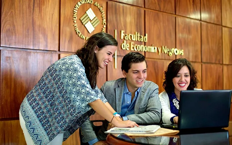 Licenciatura en Administración y Dirección de Empresas