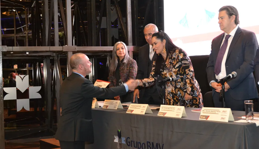 El Dr. Fernando Jos&eacute; Marin&eacute; Osorio es reconocido por el IMEF 