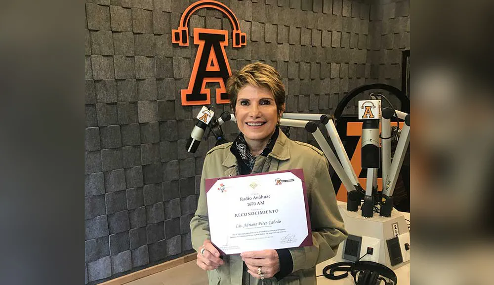 Adriana Pérez Cañedo comparte en Radio Anáhuac su visión sobre un líder de opinión