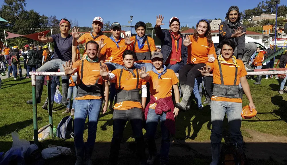 Alumnos de Actuaría construyen casas para familias mexiquenses de escasos recursos