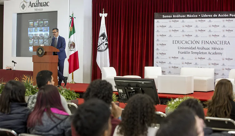 Alumnos de Economía y Negocios asisten al “Franklin Templeton Academy Day – Seminario de Educación Financiera”