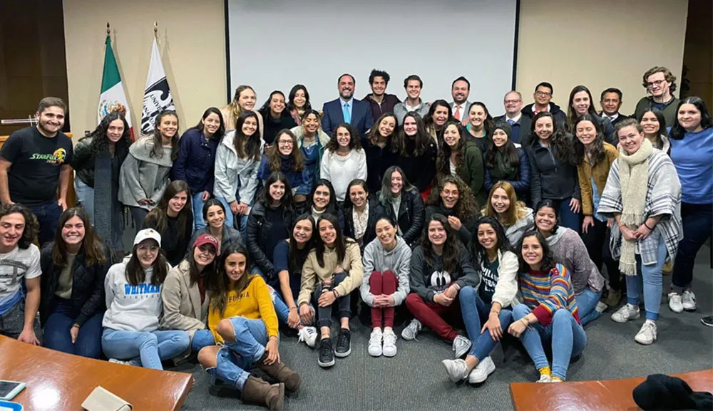 Alumnos de Responsabilidad Social realizan “Encuentro con el director”