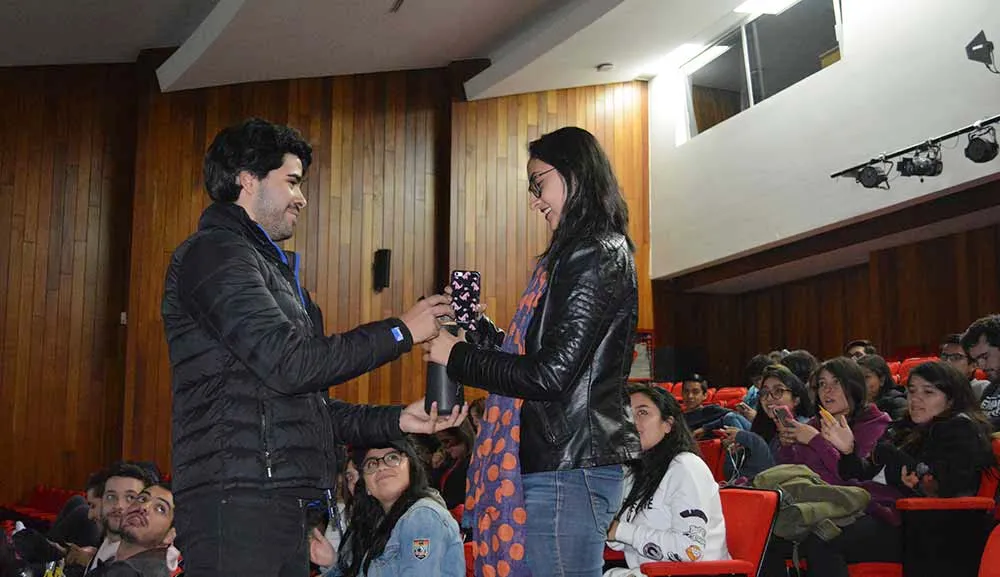 El diseñador industrial José Bermúdez imparte conferencia en nuestra Universidad