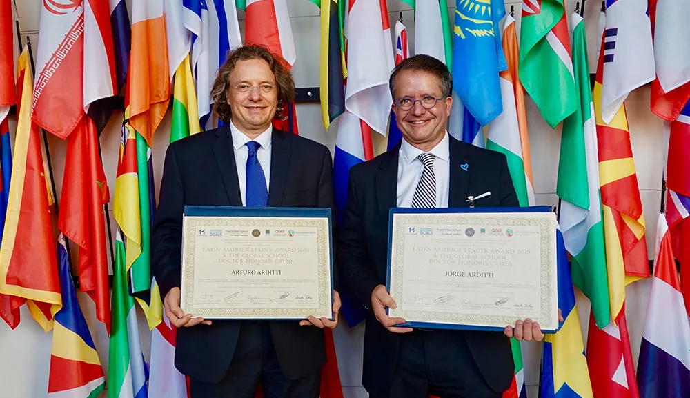 Arturo y Jorge Arditti reciben el Doctorado Honoris Causa por The Global School for Social Leaders