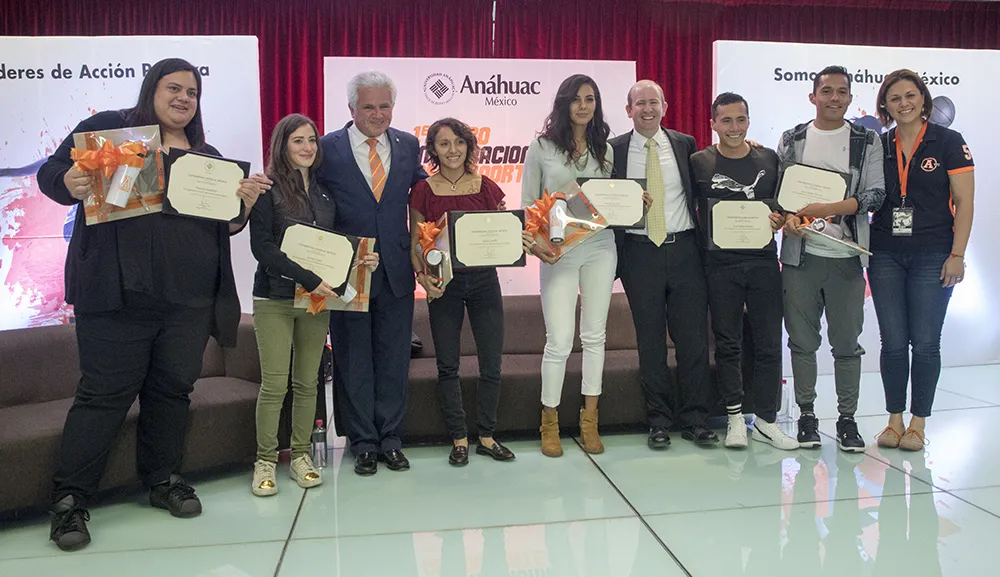 Reconocidos atletas participan en el 1er Foro Internacional del Deporte