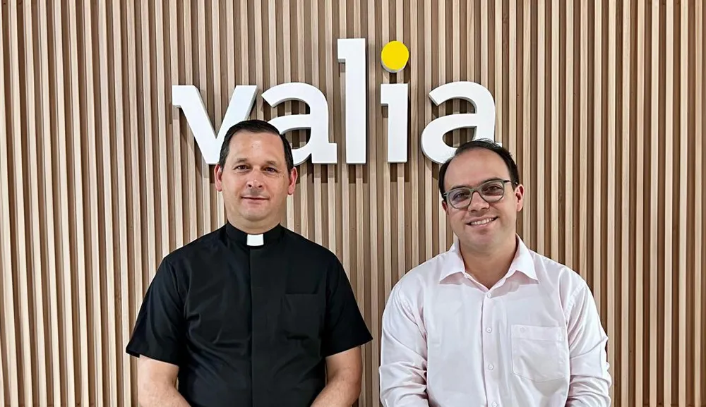 La Facultad de Bioética fortalece su colaboración académica con VALIA