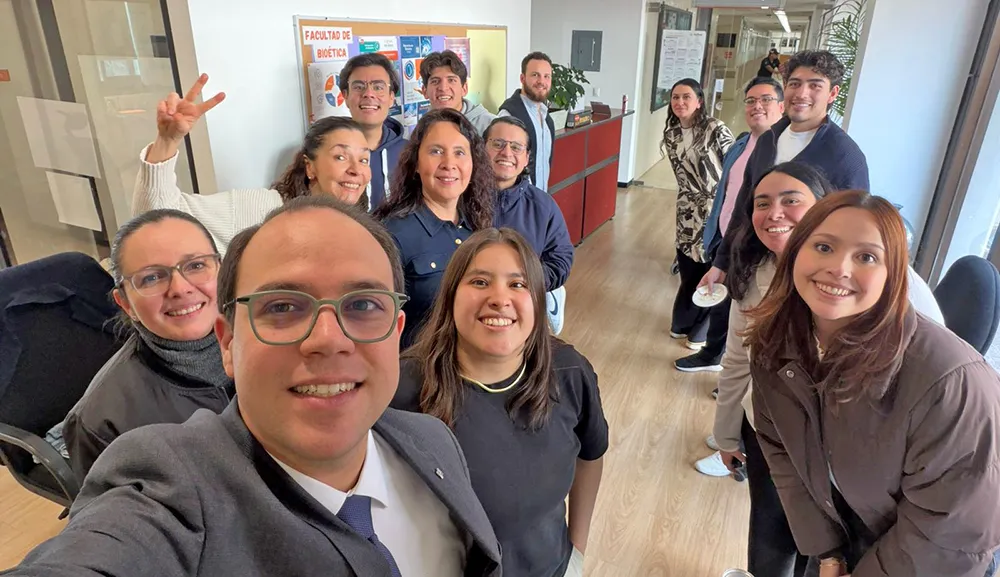 Facultad de Bioética reconoce la valiosa contribución formativa y humana de sus pasantes