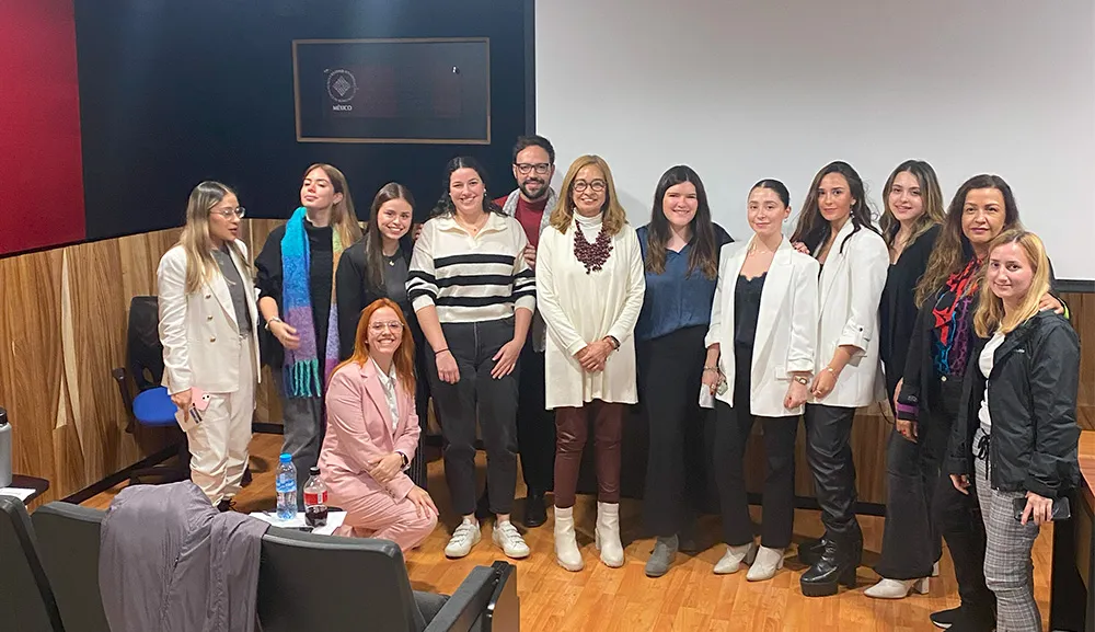 Alumnas de Comunicación ganan el concurso “Anastasia, el musical de Broadway”