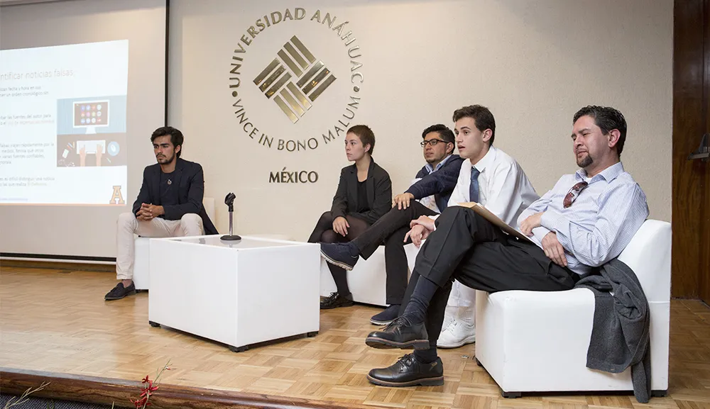 Dirección Académica de Formación Integral aborda las redes sociales en su jornada académica