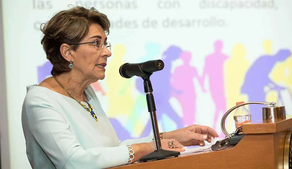 La Dra. Mercedes Juan López dicta la Cátedra Prima de la Facultad de Educación