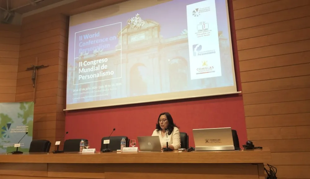 Académica de Anáhuac presenta investigación sobre la condición humana