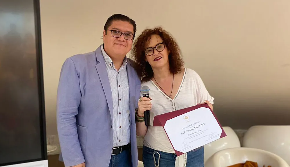 Edgar Martínez participa en encuentro de liderazgo en Museo de Arte Moderno