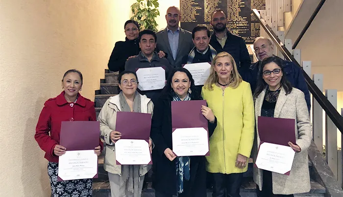 Entregamos reconocimientos a los miembros del Consejo Mexicano de Geriatría