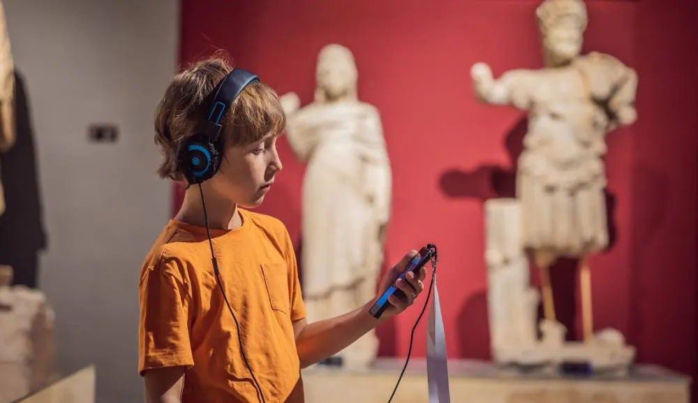 Expertos abordan el tema de las artes y la educación digital