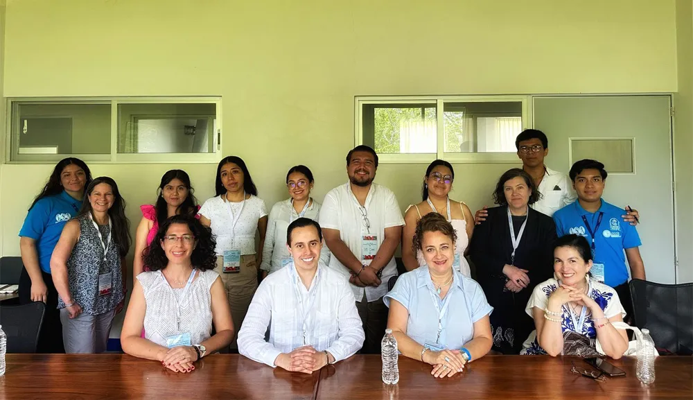 Académicos de Estudios Globales participan en la conferencia internacional AMEI-ISA 2025