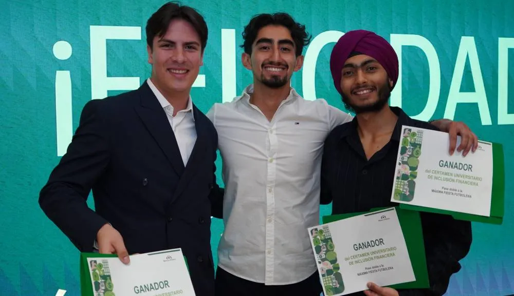 Alumno gana certamen nacional de inclusión financiera de Banco Azteca